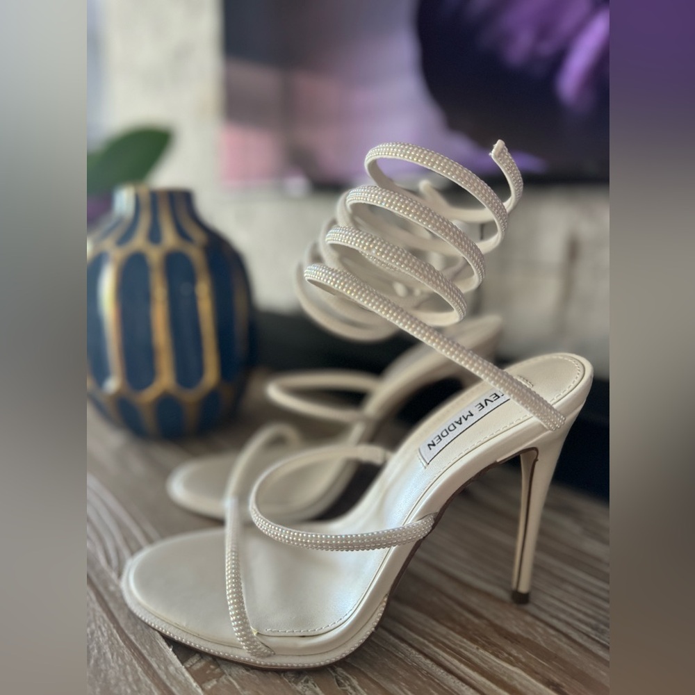 Brand new Steve Madden 7.5 heels
